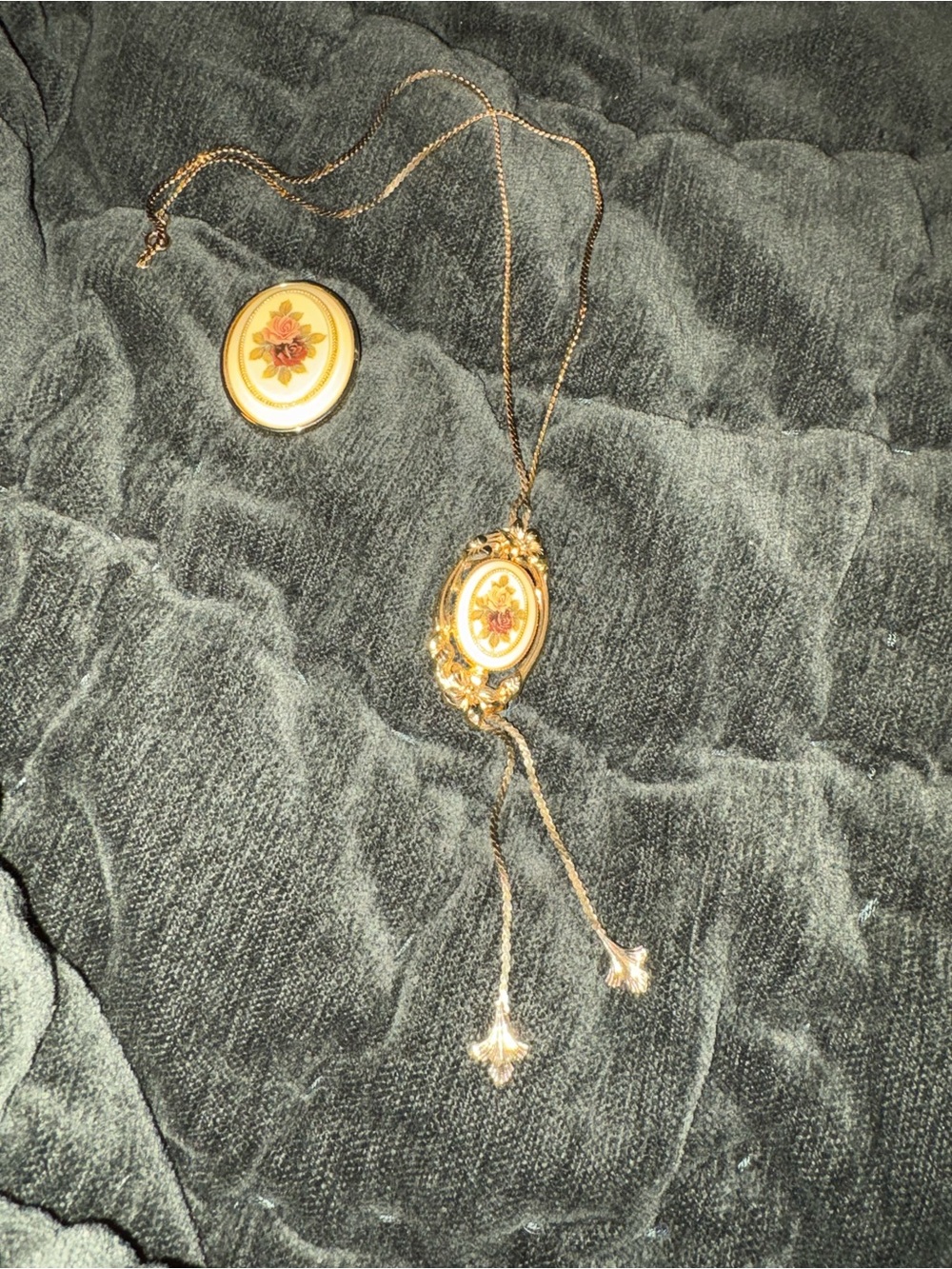 Vintage Victorian Revival 1970’s Matching Lariat ( not sliding) and Brooch